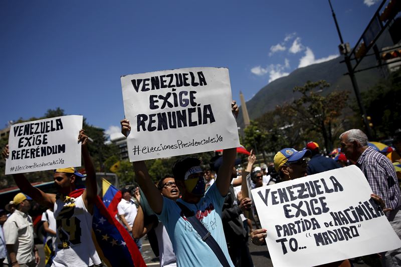 Venezuela exige renuncia a Nicolás Maduro