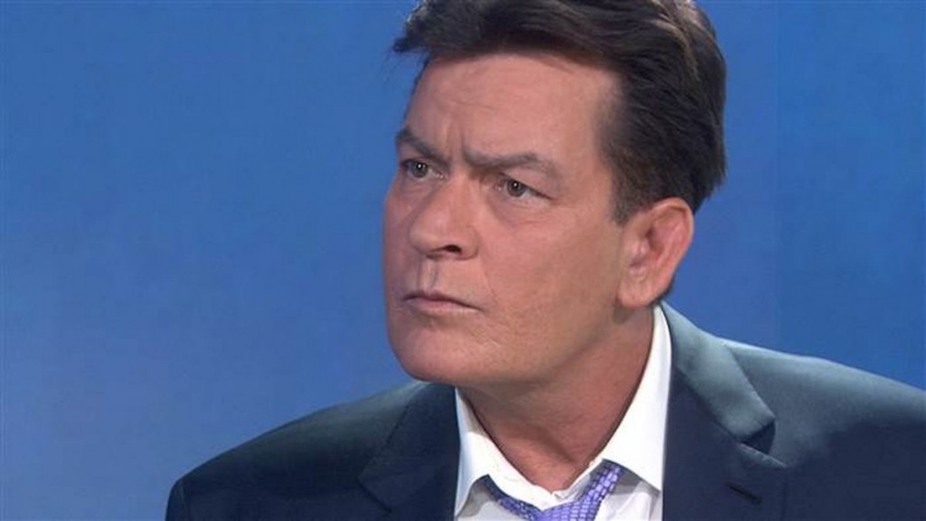 Charlie Sheen en un momento de la entrevista donde confesó que tenía SIDA. | DA