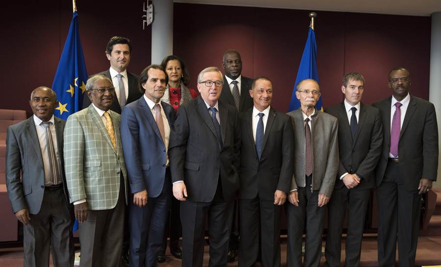 Fernando Clavijo, con Jean-Claude Juncker y los presidentes de las demás regiones ultraperiféricas de la UE. | DA