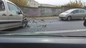 En la Vía de Ronda tuvo lugar una colisión múltiple que causó heridas leves a cuatro personas. L@s JARDINER@S
