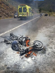 Así quedó la moto afectada por el siniestro. @TenerifeVial