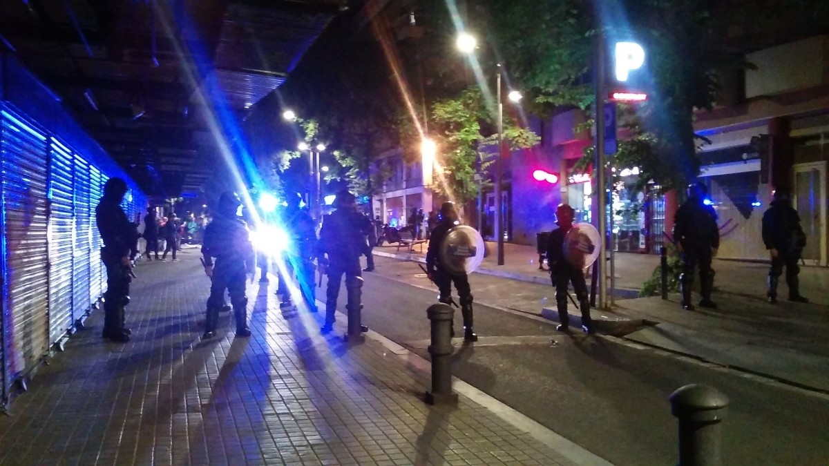  Los antidisturbios de los Mossos d'Esquadra han cargado este martes por la noche contra los manifestantes. / FOTO EUROPA PRESS 