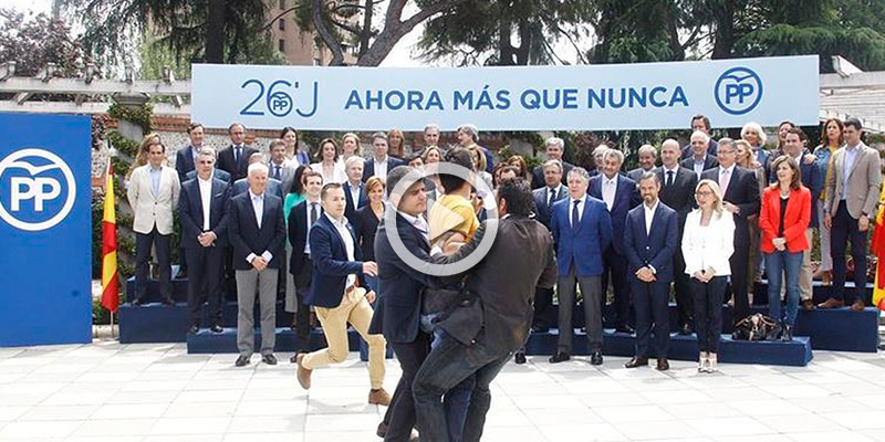Increpan a Rajoy, sois la mafia