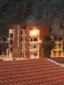 FOTO DE ARCHIVO. Incendio del Hotel Neptuno el pasado sábado, 21 de mayo. / CEDIDA