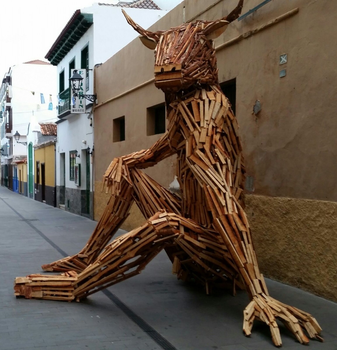 La escultura es custodiana por vecinos y comerciantes. /DA