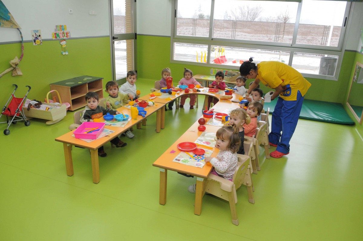 La crisis está pasando factura a muchas familias canarias, que no pueden llevar a sus hijos a las guarderías o lo evitan para ahorrar gastos. / DA