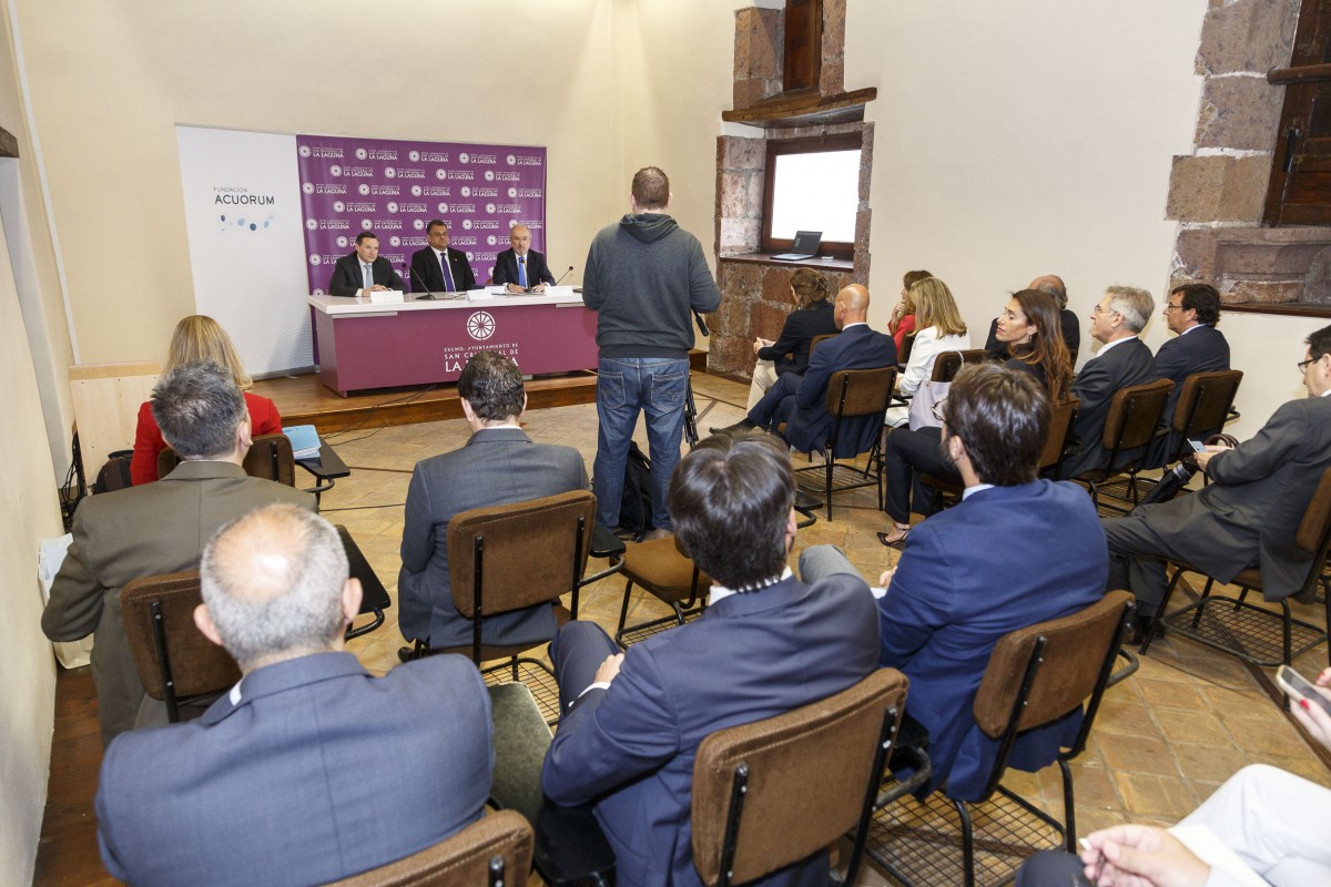 La Ciudad de Los Adelantados acoge este acto por su larga tradición en la formación de juristas. / DA