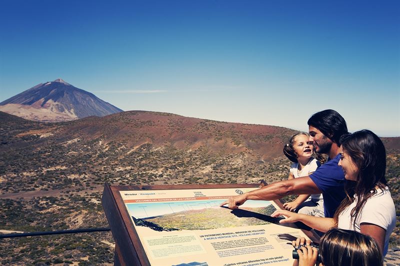 Turistas en el Teide. | CEDIDA