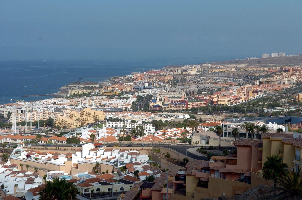 Vista parcial de Costa Adeje, zona turística del sur de Tenerife. / DA
