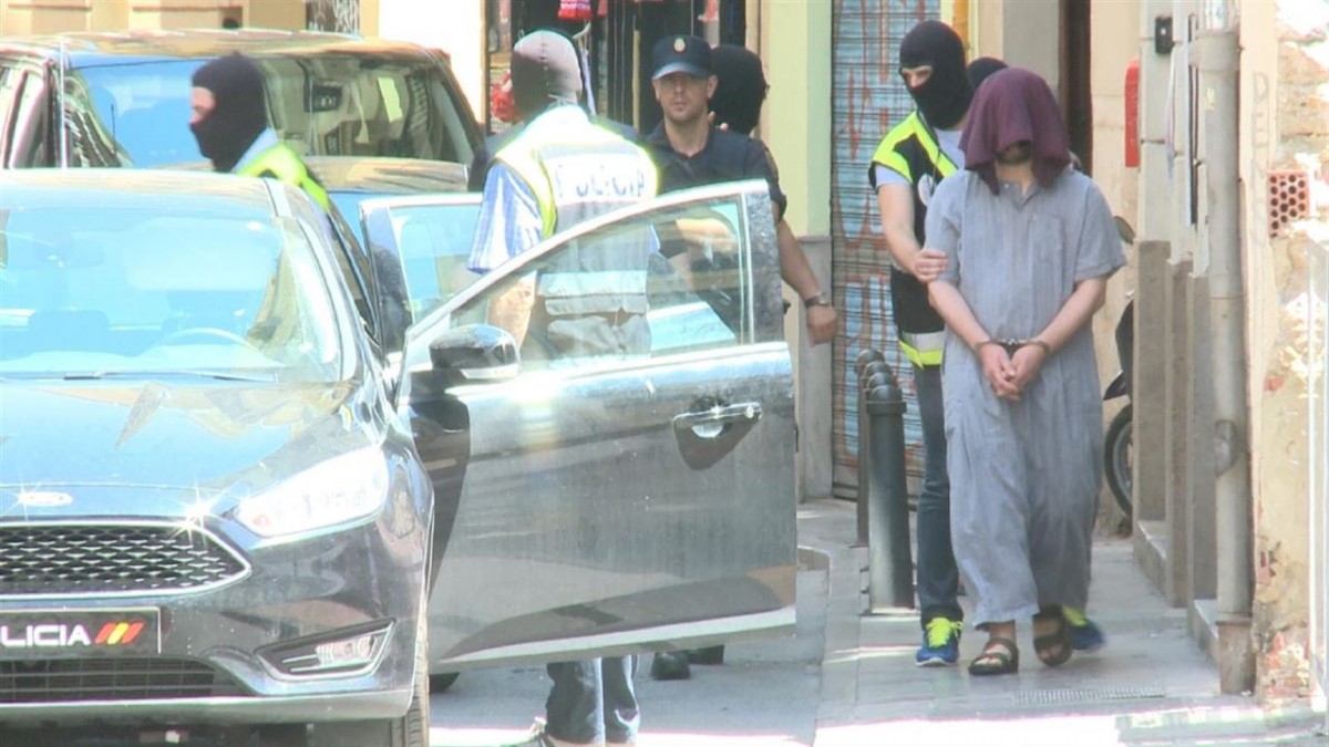 Detenido en Valencia un marroquí acusado de captar y adoctrinar en el yihadismo. / EP