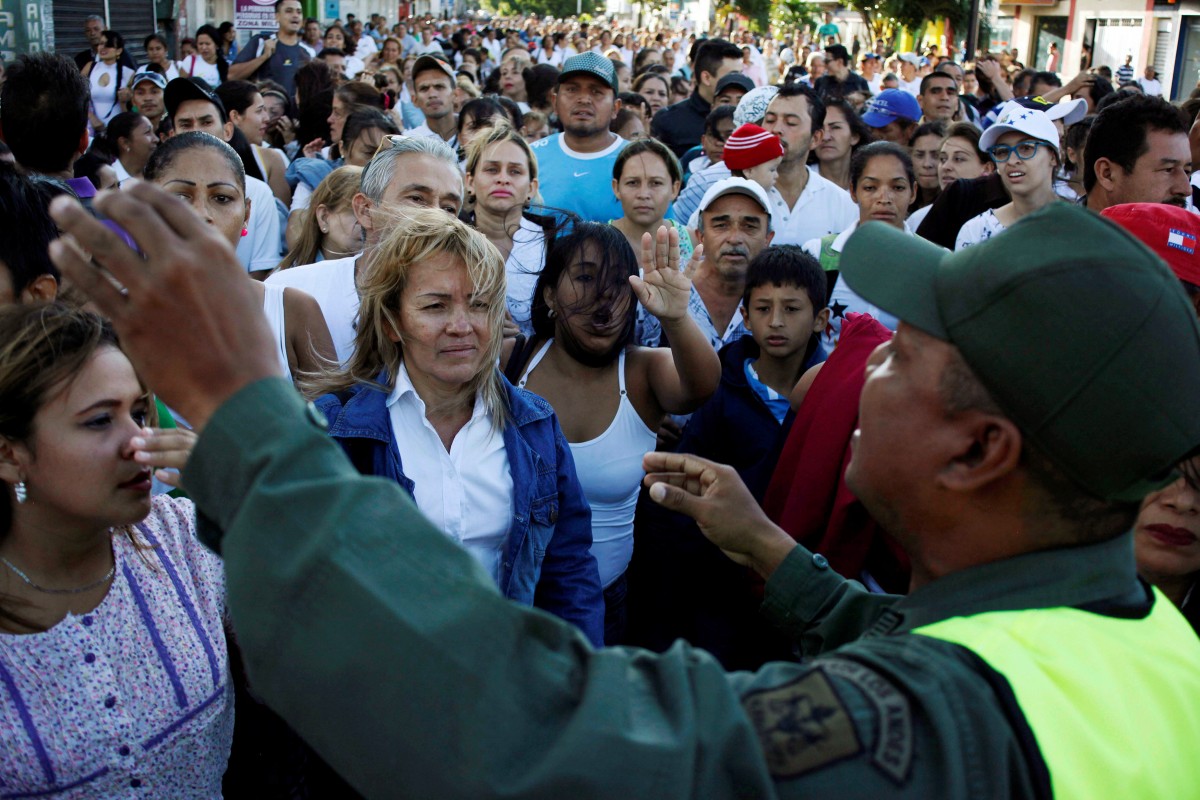 Miles de venezolanos cruzan la frontera con Colombia / FOTO: REUTERS