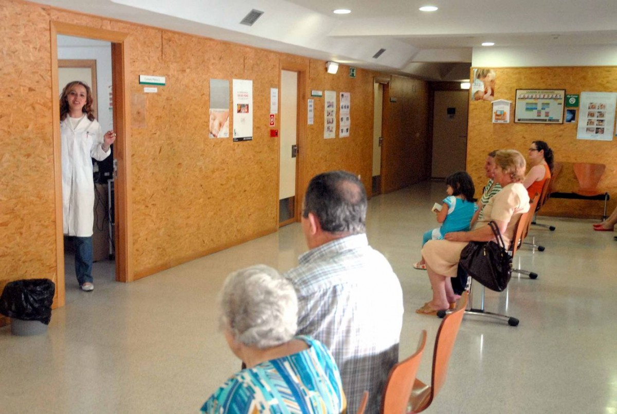 Los pacientes volverán a ser los grandes damnificados de la falta de personal en los hospitales y centros de salud del Archipiélago este verano. / DA