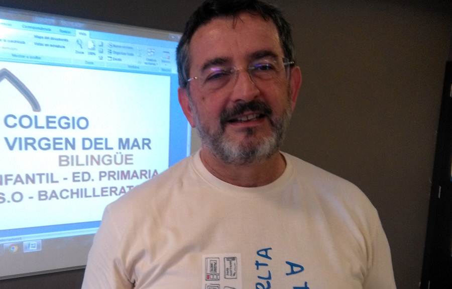 El profesor Manuel Jesús durante la charla. | CEDIDA