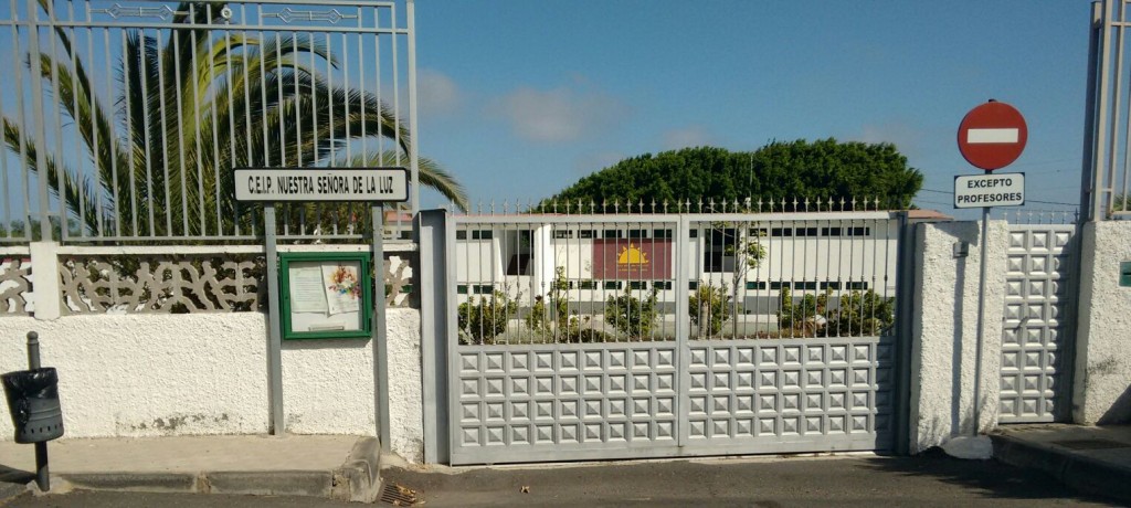 Uno de los colegios del amplio municipio de Arico / DA