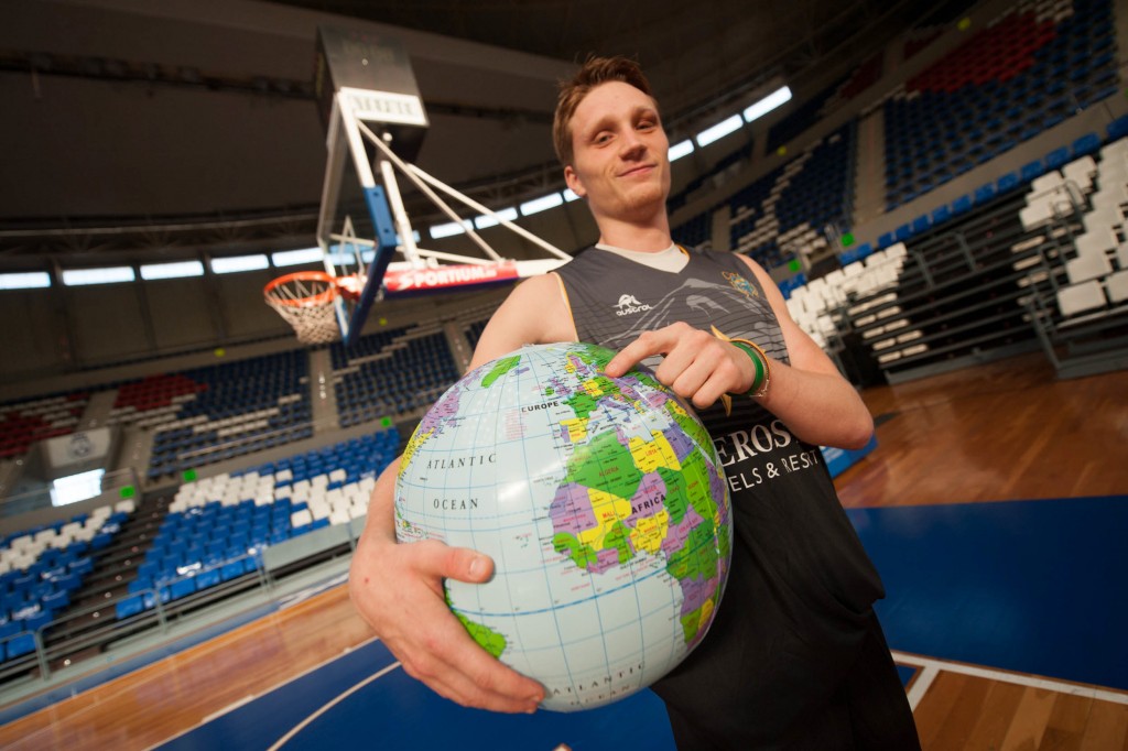 El alero canarista se muestra siempre orgulloso de su país y su amor por el baloncesto. Fran Pallero