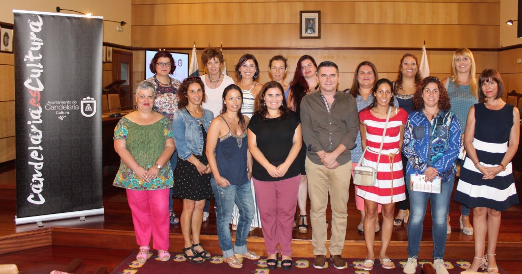 Alcaldesa, concejal de Cultura y profesores en la presentación del nuevo curso / DA