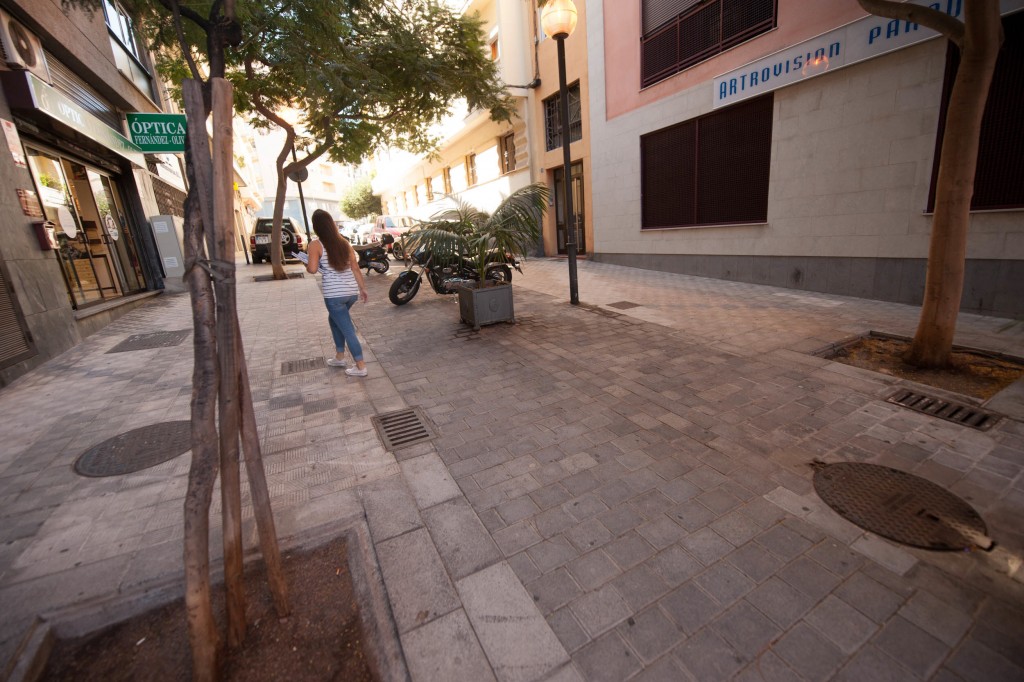 El pasaje de San Pedro se abrirá totalmente al tráfico y permitirá recuperar aparcamientos. / F. P.