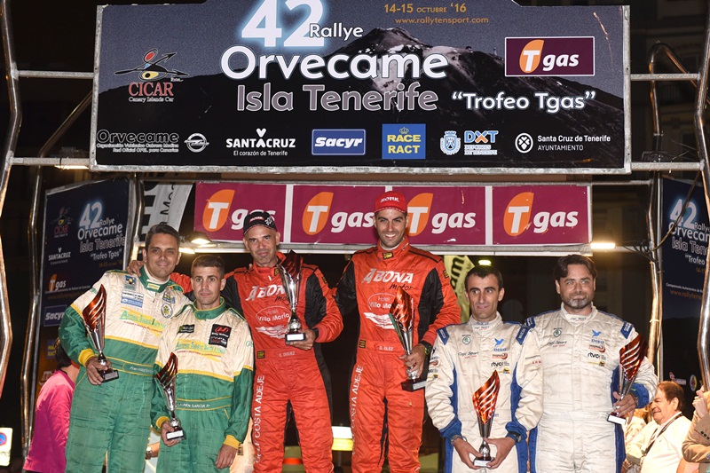 Eduardo Domínguez y Dailos González en lo más alto del podio. Sergio Méndez