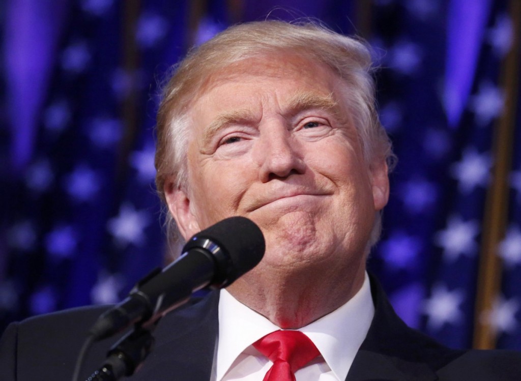Donald Trump, nuevo presidente de los EEUU en su discurso como vencedor de las elecciones presidenciales en EEUU | FOTO: REUTERS/Carlo Allegri