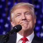 Donald Trump, nuevo presidente de los EEUU en su discurso como vencedor de las elecciones presidenciales en EEUU | FOTO: REUTERS/Carlo Allegri