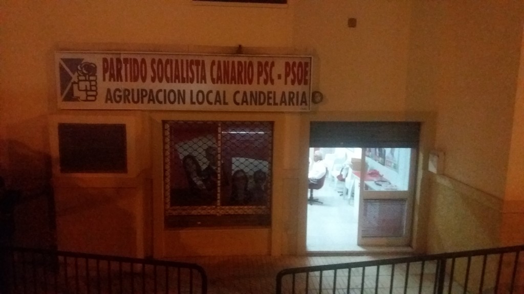La sede socialista durante la reunión de anoche / Norchi