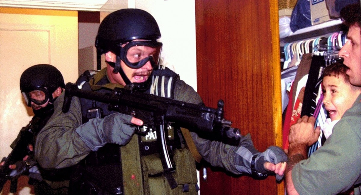 Elián González es obligado a separarse de su abuelo en los EEUU ara devolverlo a Cuba | FOTO: ARCHIVO