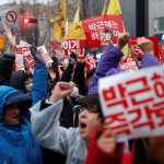 Cientos de miles de surcoreanos se manifiestan para pedir la dimisión de su presidenta Park Geun-hye en Seúl | REUTERS/Kim Hong-Ji