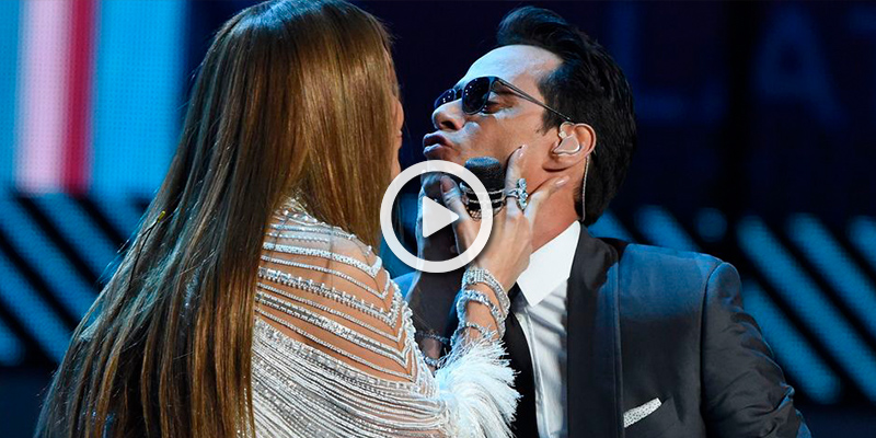 JLO besa en la boca a su exmarido, Marc Anthony tras su actuación a duo en la gala de los Latin Grammy 2016 | FOTO: YOUTUBE