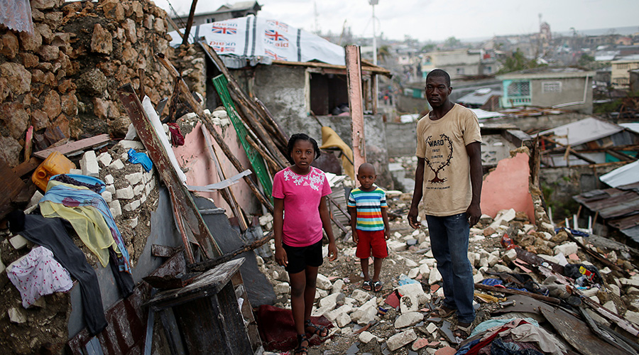Más de dos millones de haitianos necesitan ayuda humanitaria tras el paso del huracán Matthew. / REUTERS