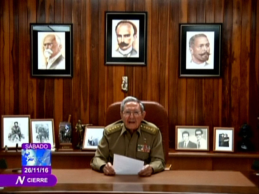 Raúl Castro anuncia la muerte de su hermano y líder de la revolción cubana, Fidel Castro, en la televisión del Gobierno en la Habana | Reuters TV