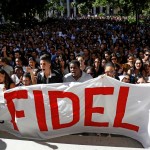 Estudiantes de la Universidad de La Habana rinden tributo a Fidel Castro | REUTERS/Stringer