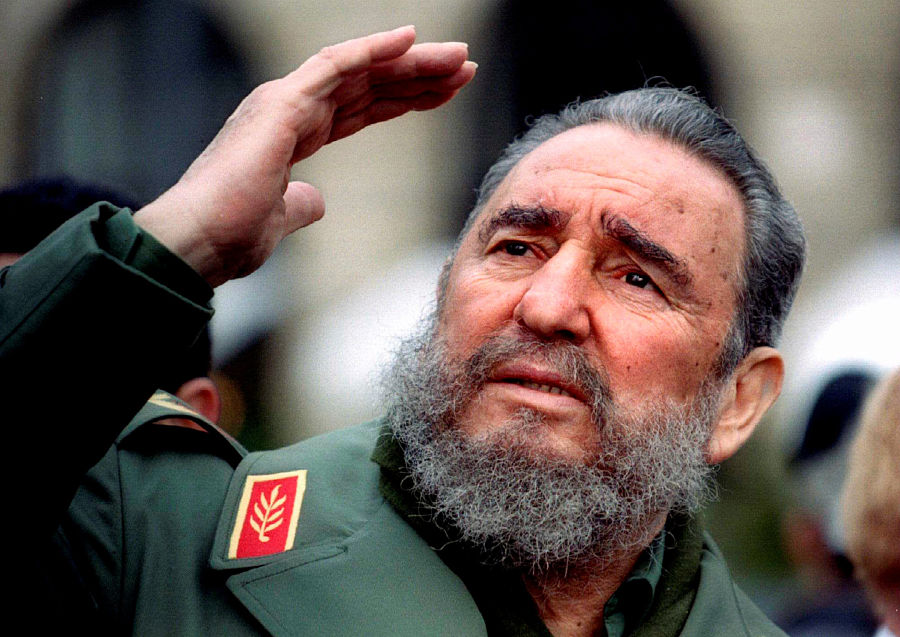 Fidel Castro, líder de la revolución cubana durante una visita a París | REUTERS/Charles Platiau