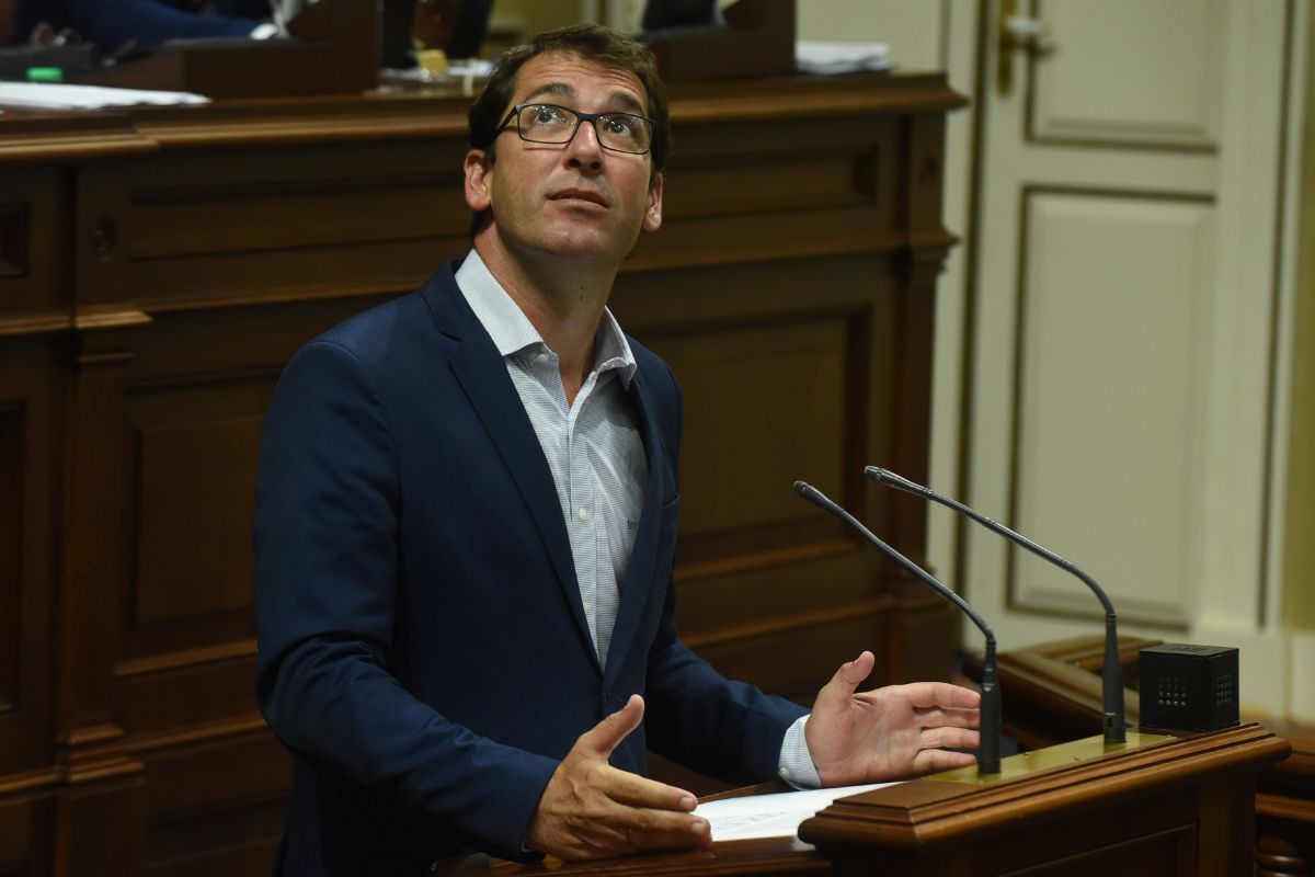 Iñaki Lavandera, portavoz del PSOE en el Parlamento de Canarias. / SERGIO MÉNDEZ
