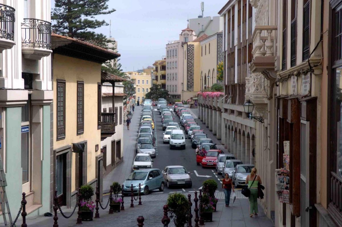 El inmueble se sitúa en la céntrica calle Carrera, en la zona conocida como 'El Puente'. M.P.P.