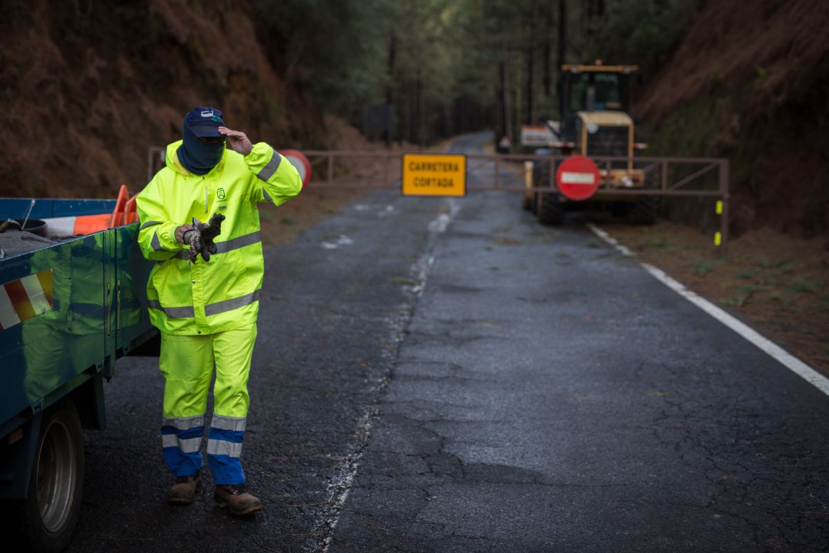 El Cabildo cerró los acceso al Teide tras la nevada del pasado 18 de diciembre. Andrés Gutiérrez