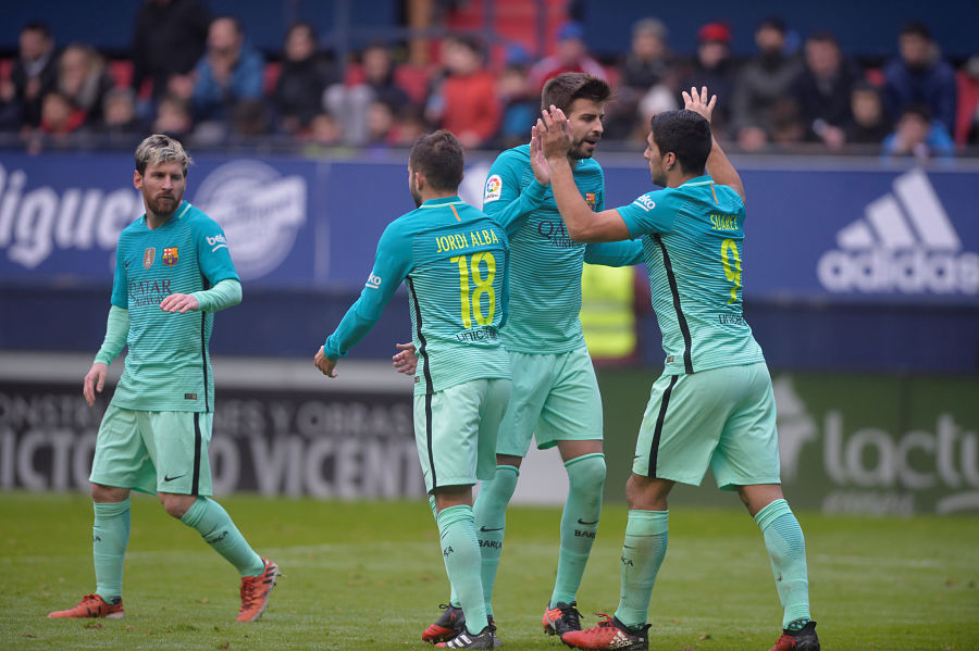 Luis Suárez durante el Osasuna vs. Barcelona de La Liga Santander | REUTERS/Vincent West