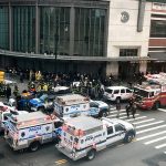 Los equipos de emergencia han detallado que 106 personas han resultado heridas y han tenido que ser trasladadas a hospitales cercanos. / REUTERS