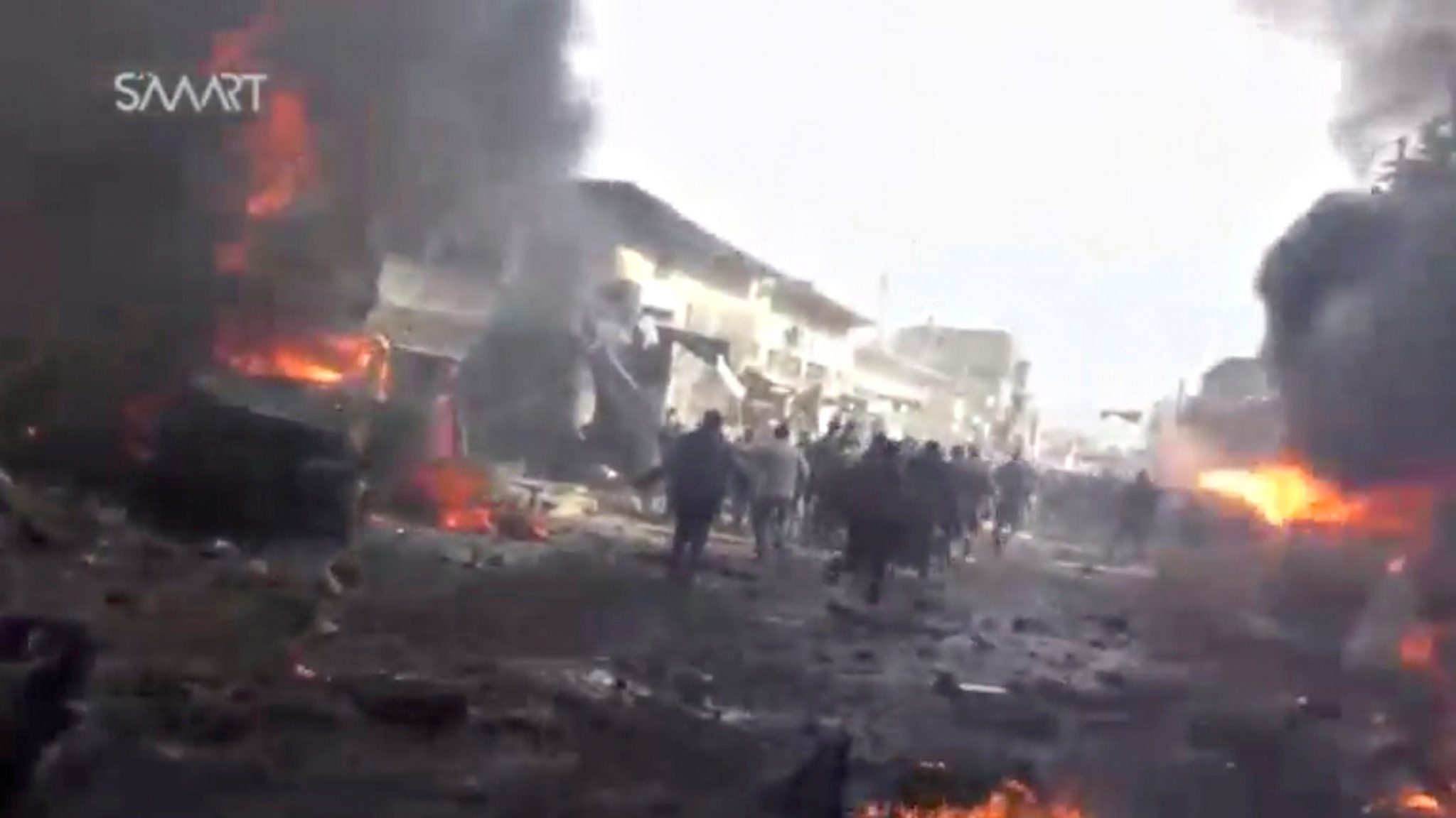 Imagen de la zona del atentado con camión bomba en Azaz, en Siria | FOTO: REUTERS