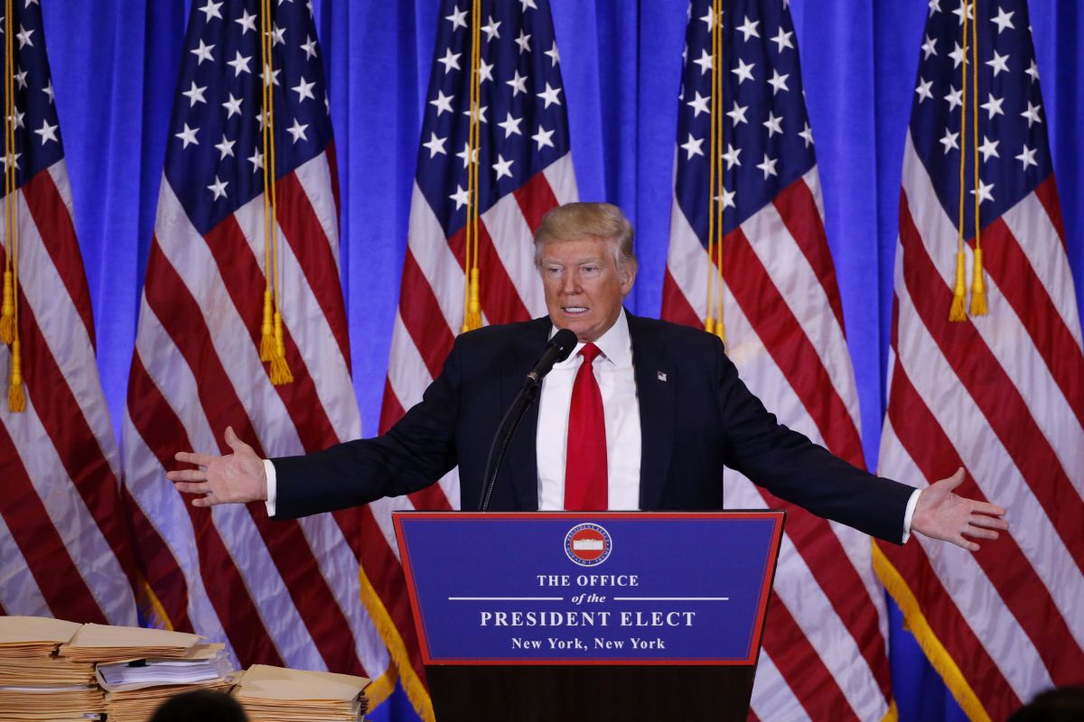 Trump se da un año y medio de plazo para construir el muro