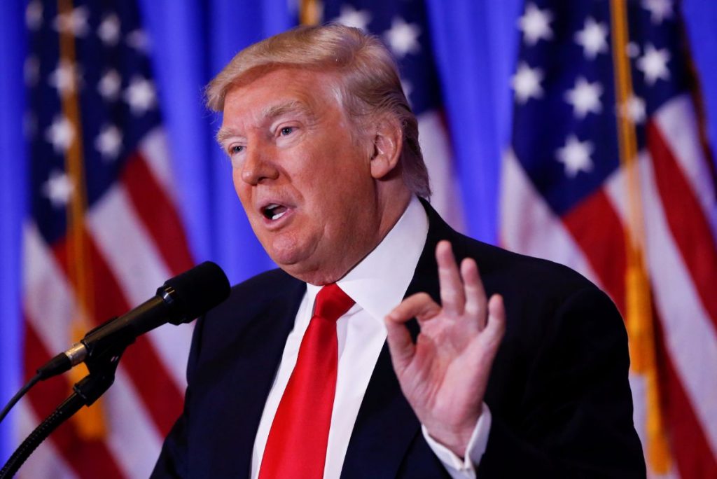 Donald Trump en un momento durante su primera rueda de prensa tras cinco meses | FOTO: REUTERS/Shannon Stapleton