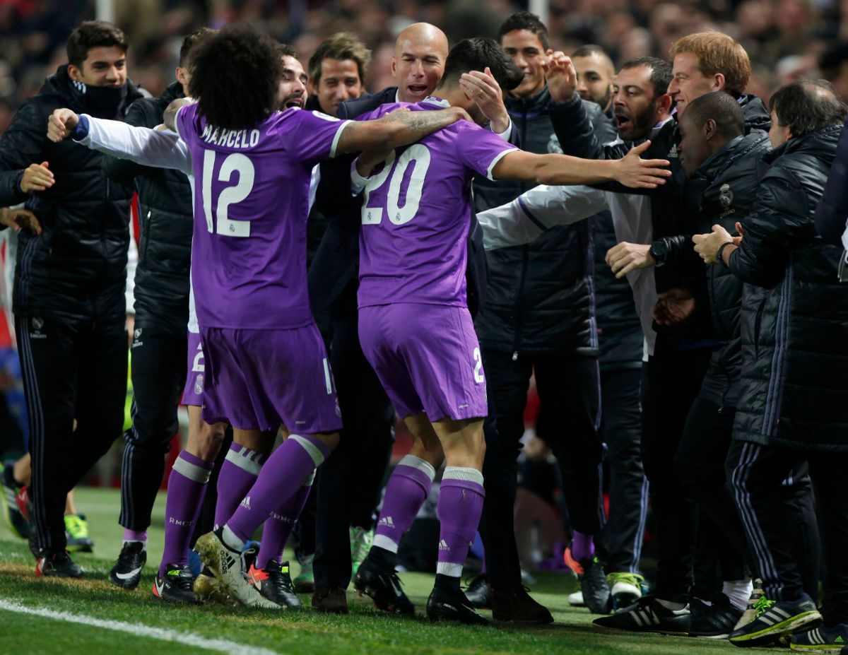 Sergio Ramos celebra su gol de penalti |  FOTO: REUTERS/Jon Nazca