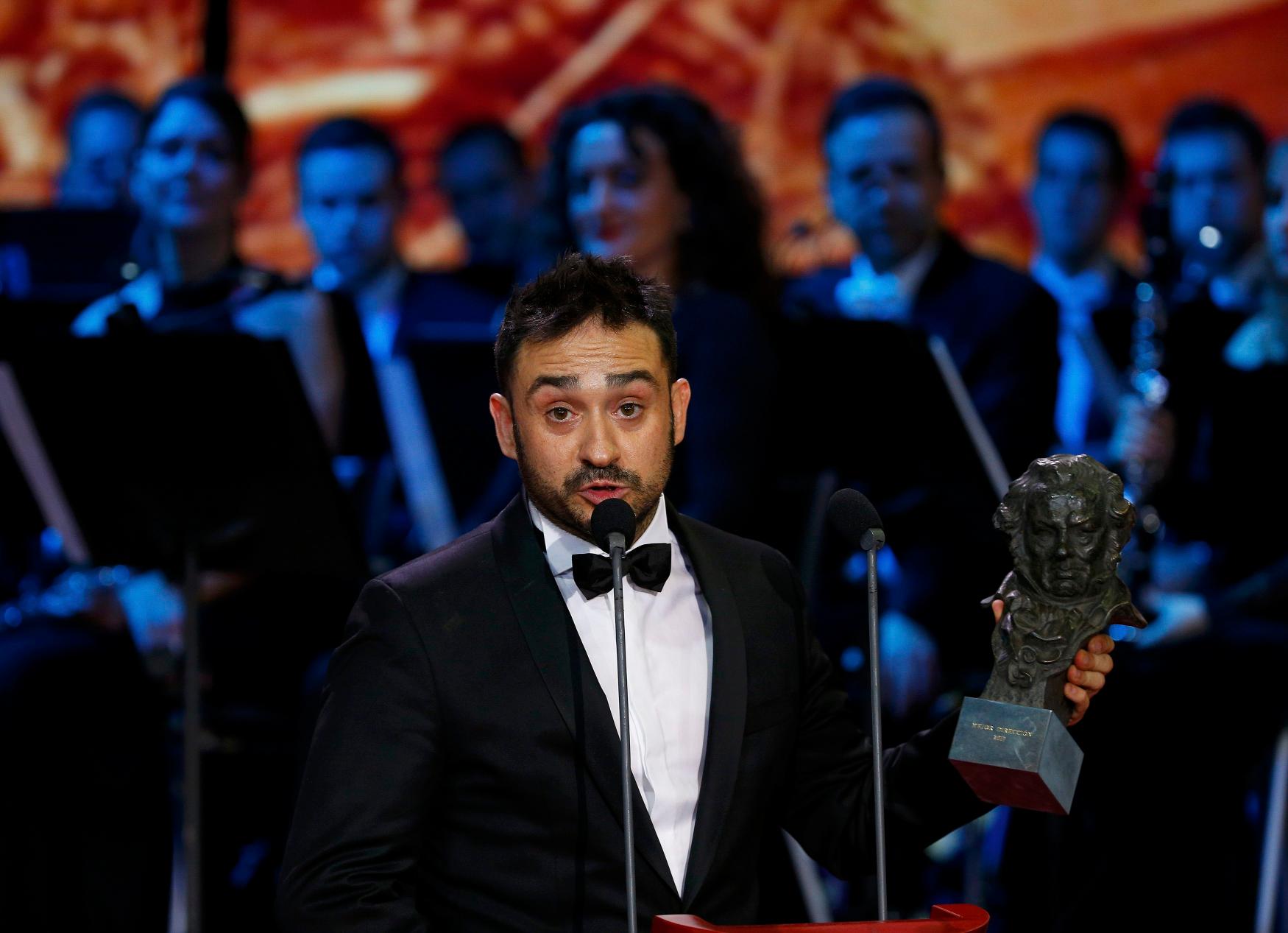 Un Monstruo Viene A Verme Premios