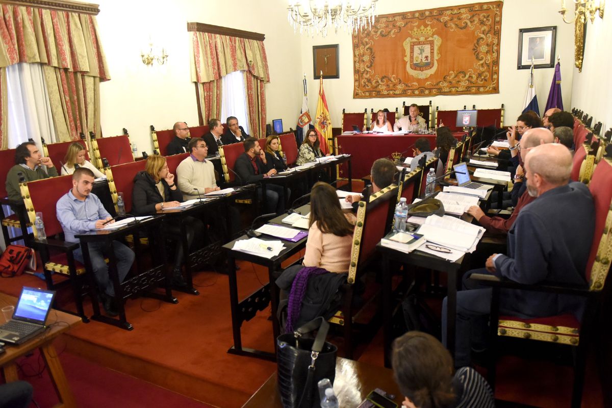 Pleno del Ayuntamiento de La Laguna. / SERGIO MÉNDEZ Pleno del Ayuntamiento de La Laguna. / SERGIO MÉNDEZ