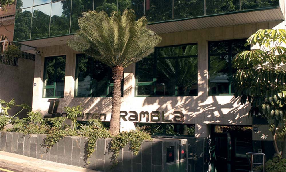 Fachada del hospital Hospiten Rambla, en Santa Cruz | DA