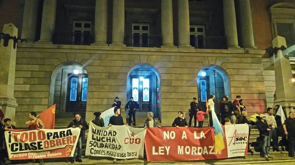 Manifestación contra la Ley Mordaza frente a la delegación del Gobierno en Santa Cruz de Tenerife | VP