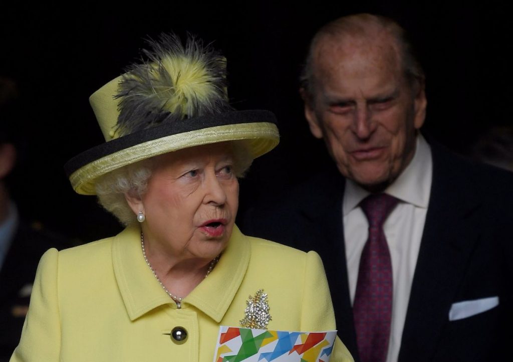 La reina Isabel II y el Duque de Edimburgo en la Abadía de Westminster | REUTERS/Toby Melville