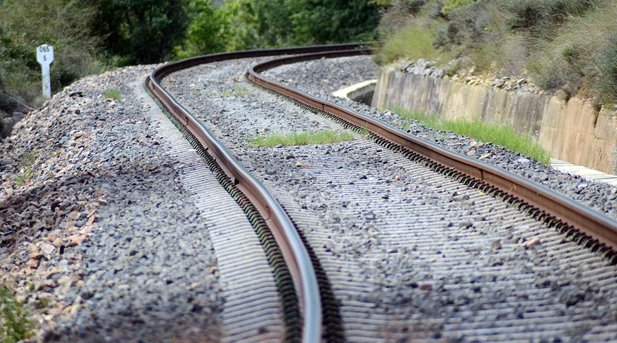 Fallece un joven arrollado por un tren en Valencia