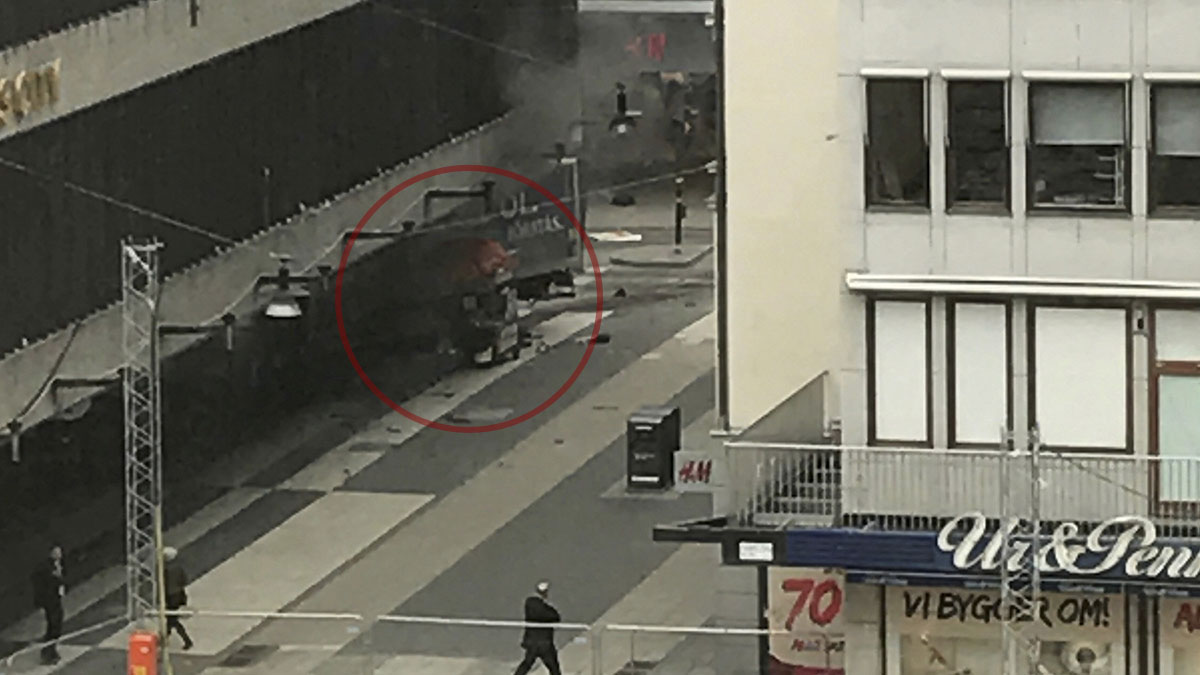 Atropello de un camión en el centro de Estocolmo. REUTERS