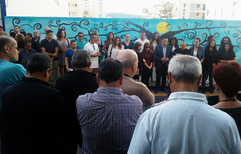 Decenas de personas rinden tributo a las víctimas del derrumbe de los Cristianos en su primer aniversario | EUROPA PRESS