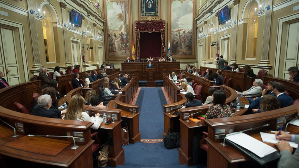 El Parlamento de Canarias emitirá un informe sobre el anteproyecto de ley de la reforma de los aspectos económicos del REF. Fran Pallero